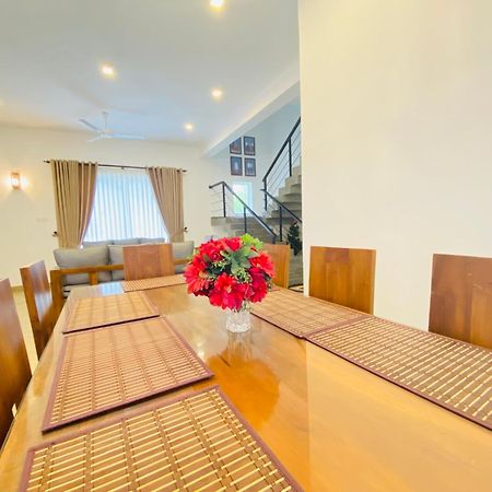 Srimadis Villa Near Airport - Negombo Ngoại thất bức ảnh