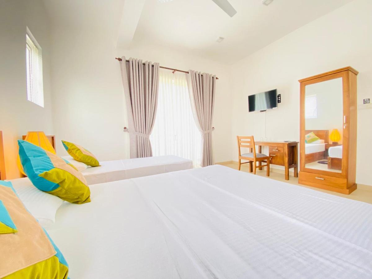 Srimadis Villa Near Airport - Negombo Ngoại thất bức ảnh